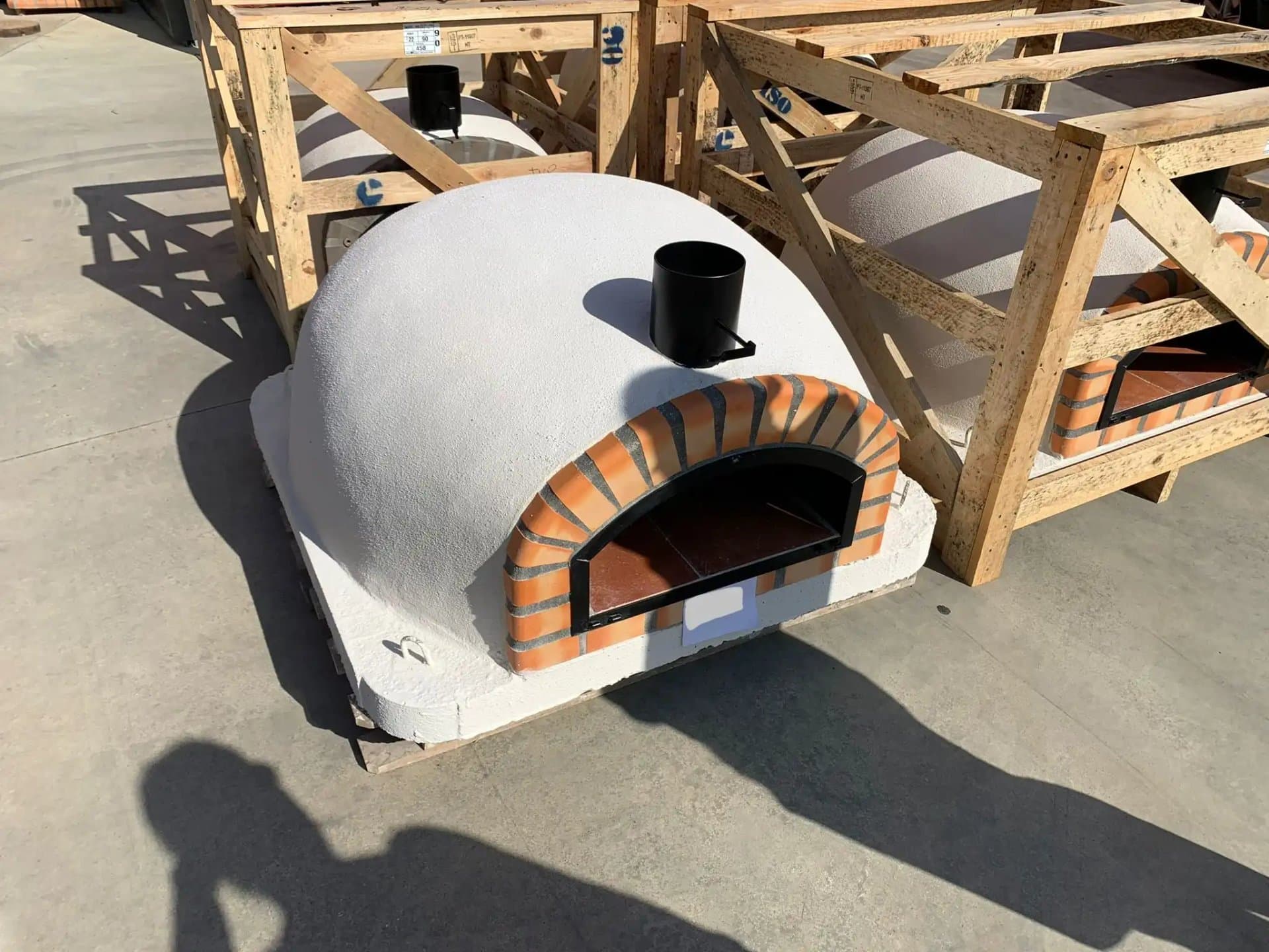 Four à Bois, cheminée avant rouge